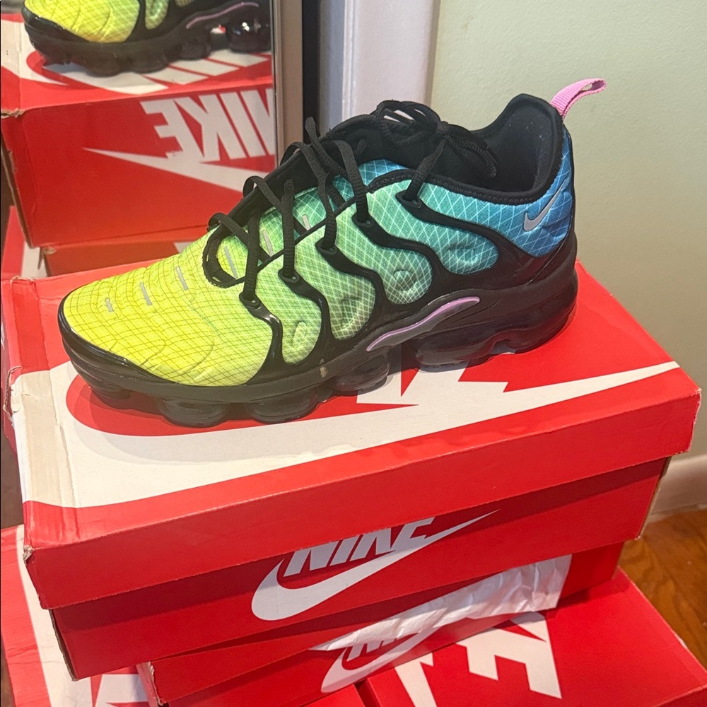 Nike Gradient VaporMax Plus Sneakers